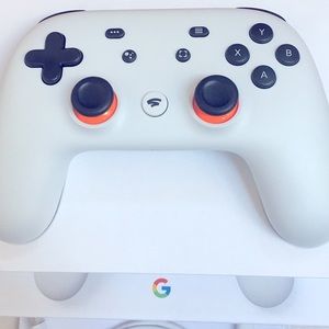 Stadia Edition Controller+Google Chromecast Ultra.